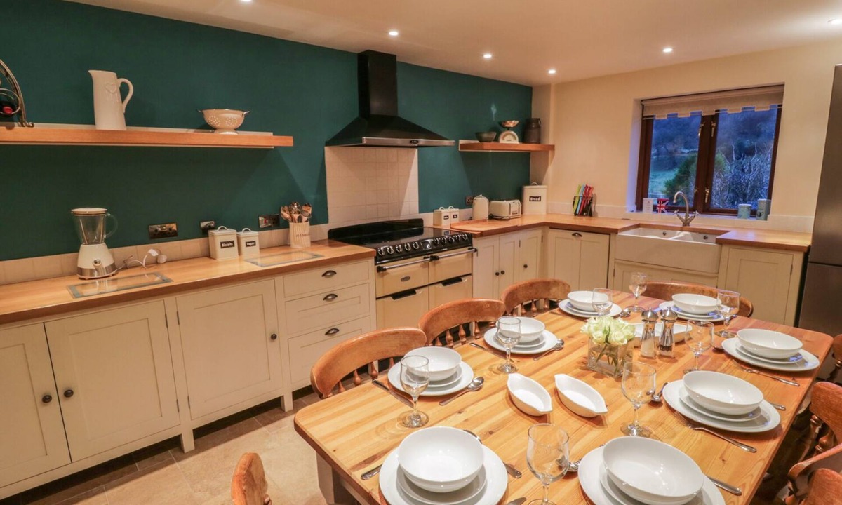 Carnforth Cottage | Hill Bank