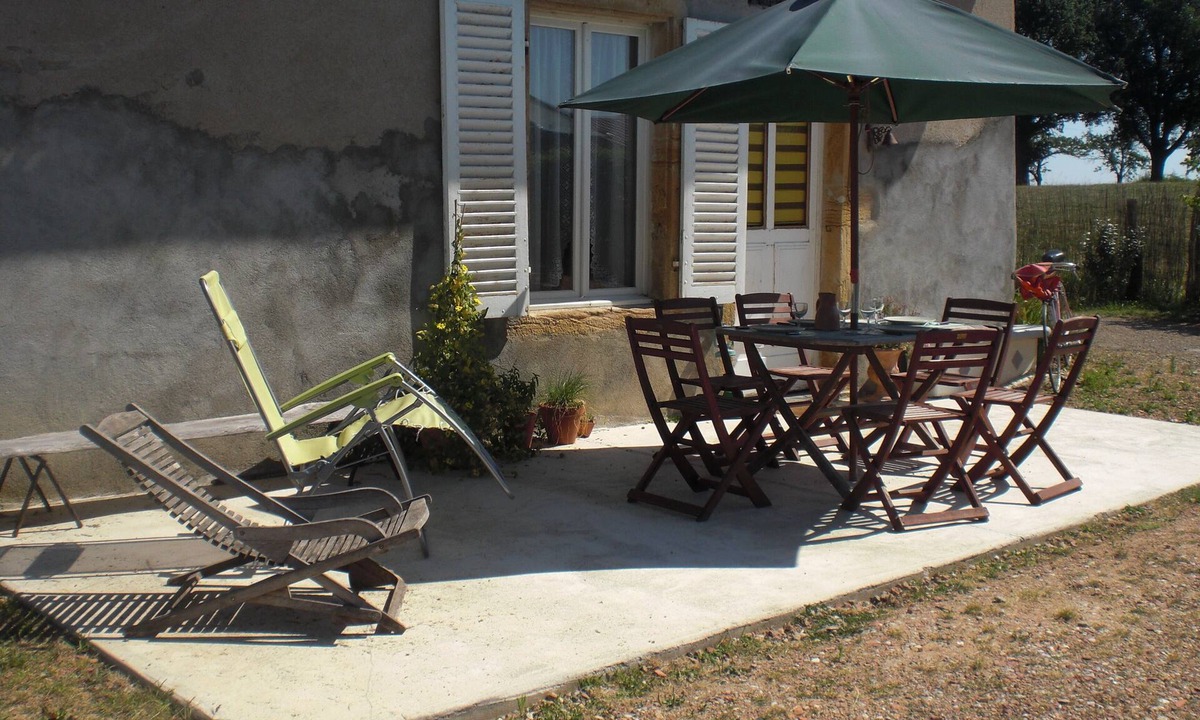 Chenay-le-Chatel Cottage | hill cottage chenay le chatel