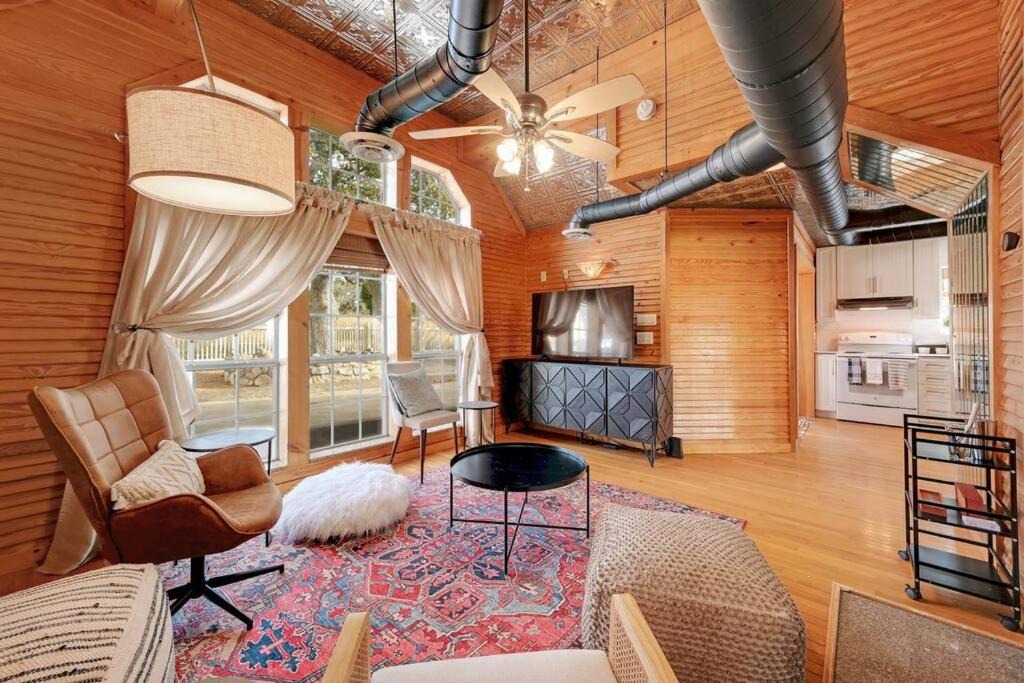 Fredericksburg House | Hill Country Cabin with hot tub and dog friendly