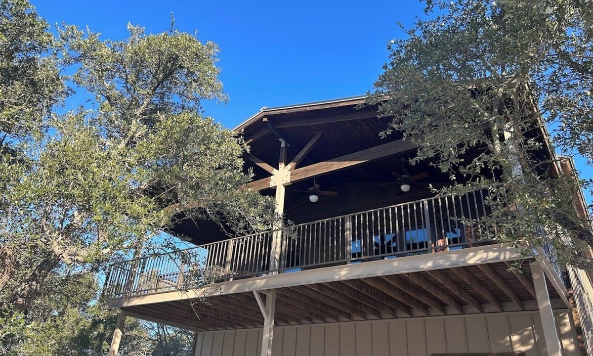 Johnson City House | Hill Country Escape near Wineries, Mae’s Ridge Wedding Venue & P. Falls State Pk