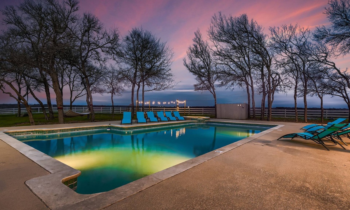Lockhart House | Hill Country Estate: Pool, Trails & Stargazing