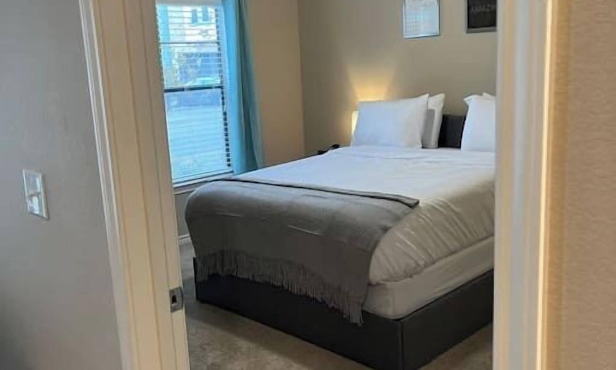 Spanish Oaks Apartment | Hill Country Galleria Getaway! Walk to everything!