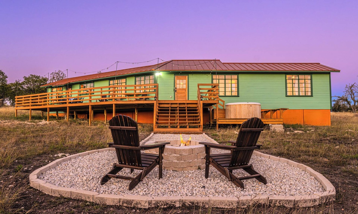Fredericksburg House | Hill Country Home w/Hot Tub & Fire Pit/Close To Town