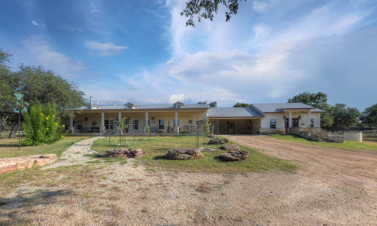 Johnson City House | Hill Country Ranch