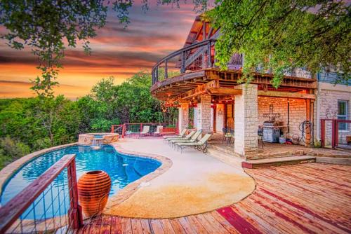 Austin House | Hill Country Retreat Hot Tub, Weddings, Sleeps 14