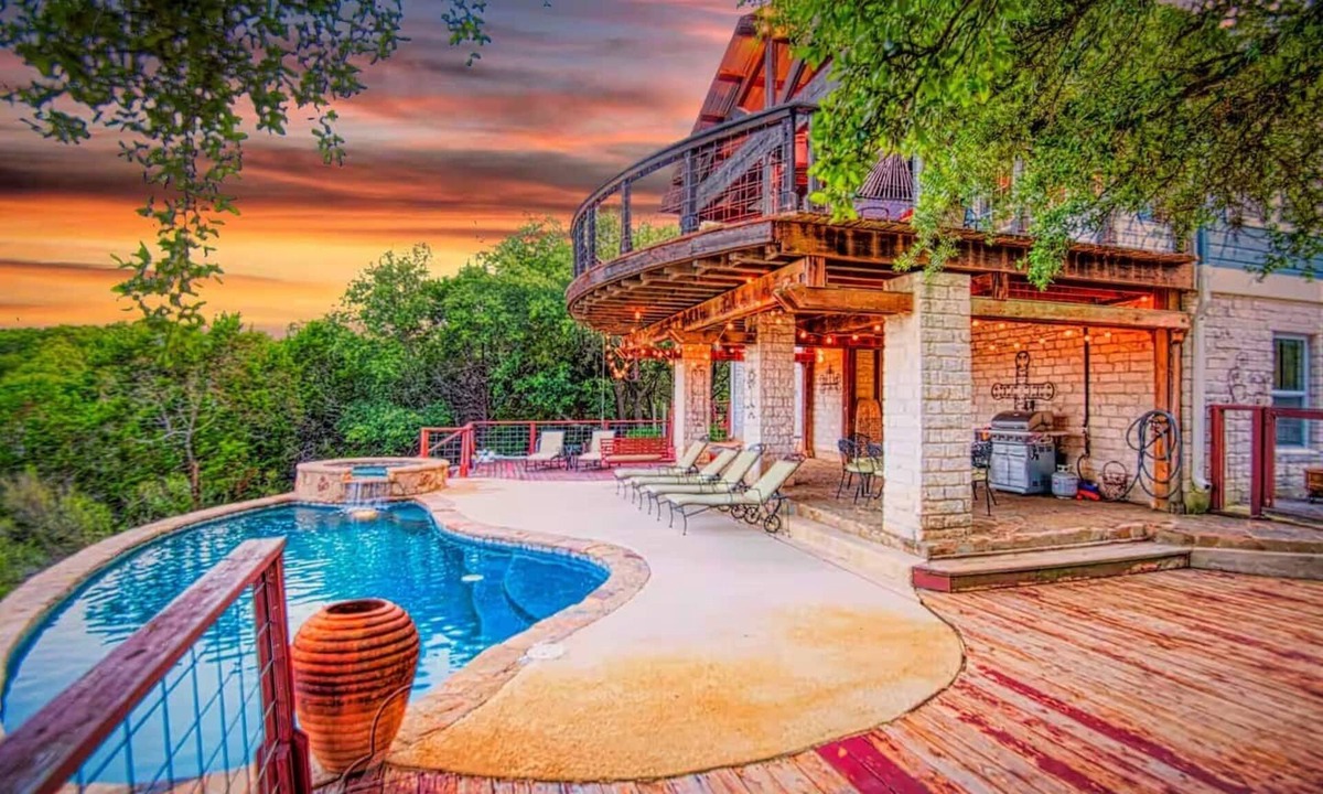 Austin House | Hill Country Retreat Hot Tub, Weddings, Sleeps 14!