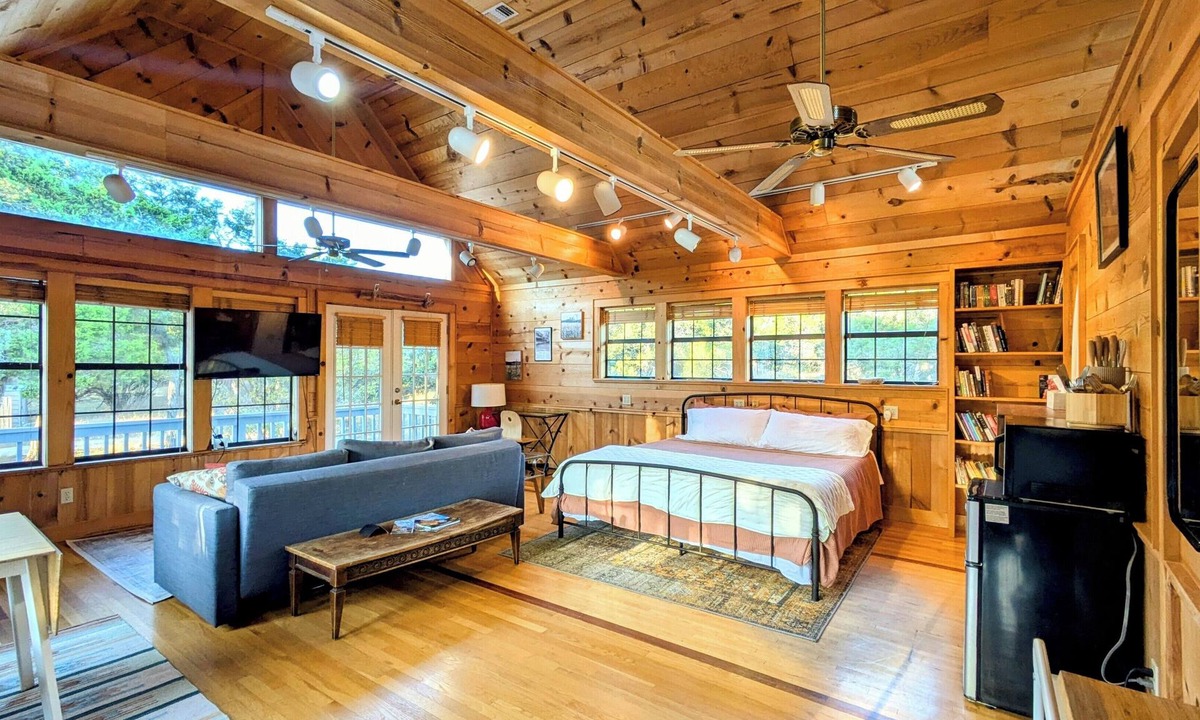 Austin Apartment | Hill Country Retreat