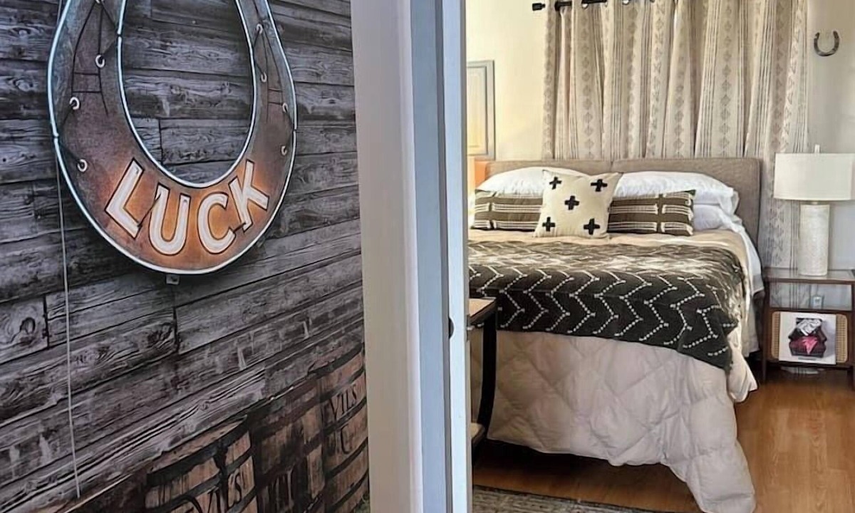 Llano House | Hill Country Tiny House + Pool Getaway on 10acr