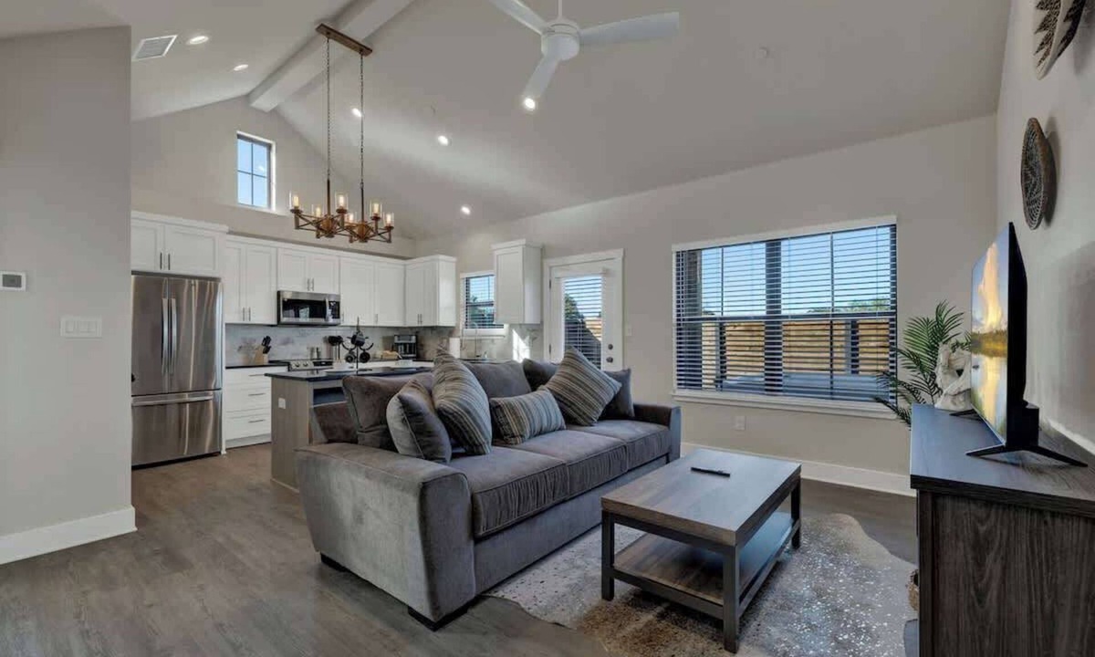 Fredericksburg Condo | Hill Country Wine Hideaway
