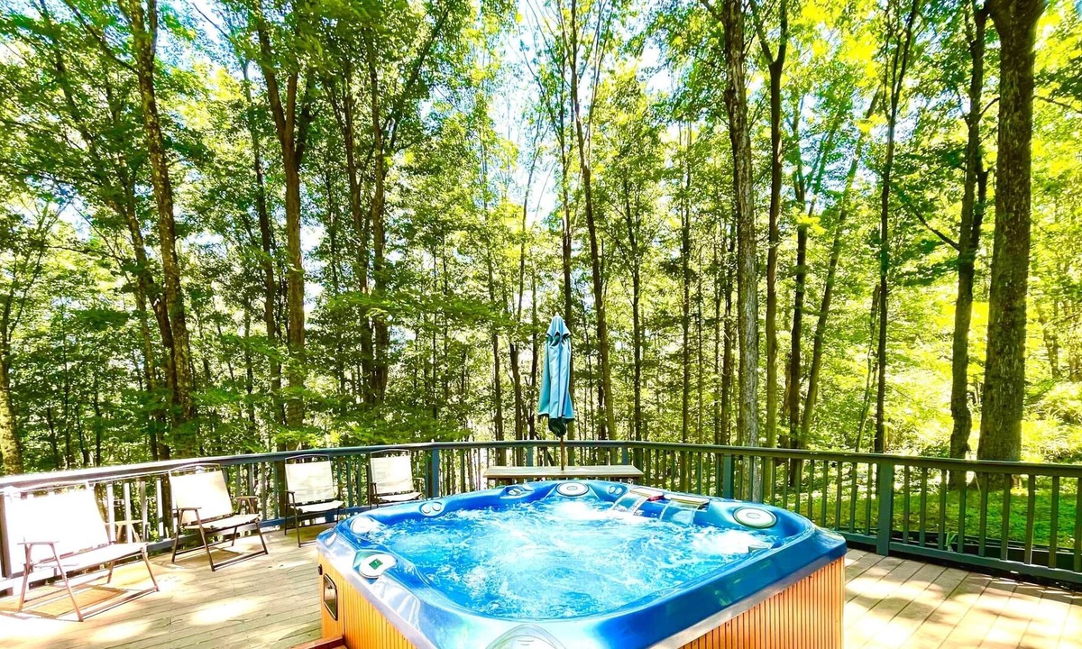 Jeffersonville House | Hill House on Hubert