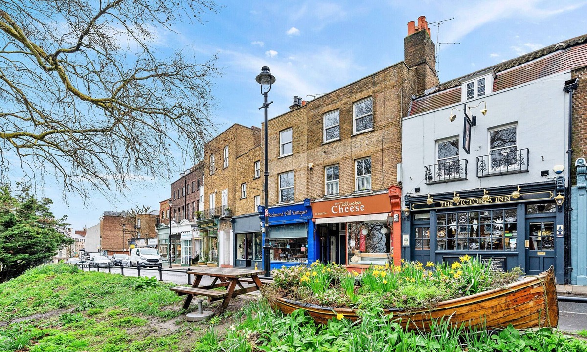 South Richmond Apartment | Hill Rise