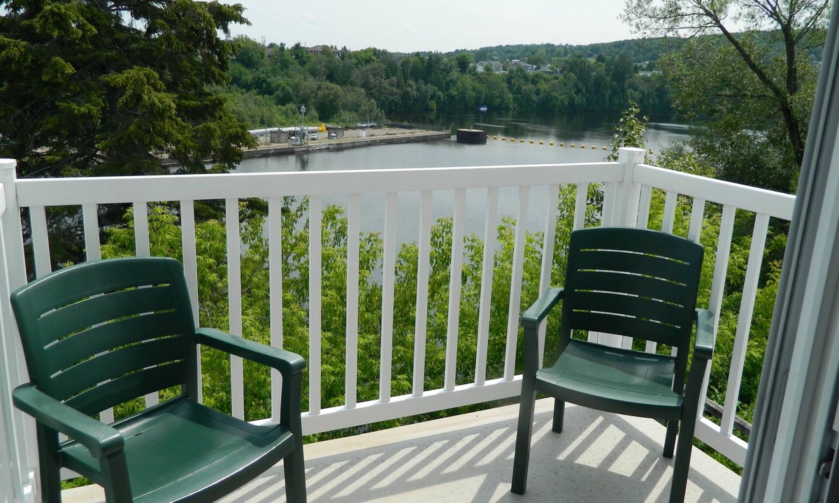 Grand Falls Hotel | Hill Top Motel & Restaurant