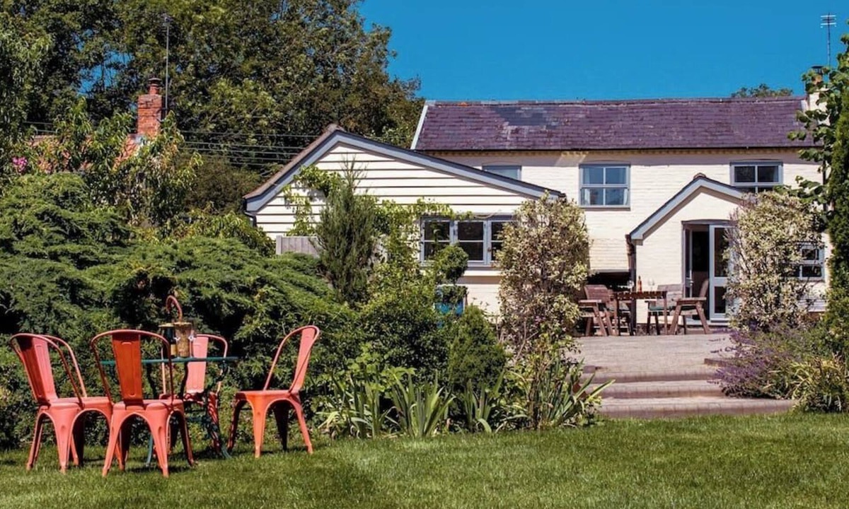 Monks Eleigh House | Hill View Cottage, Suffolk