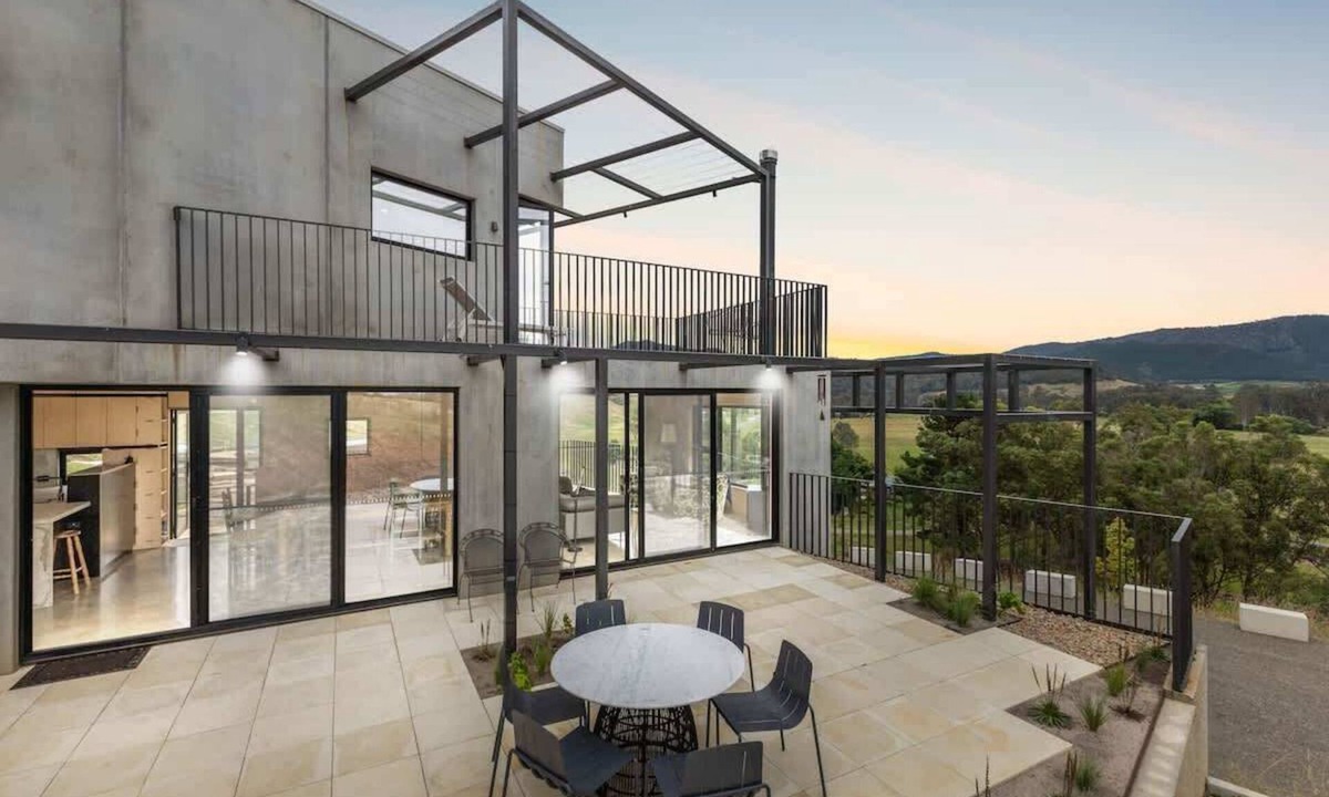 Wangaratta Forward House | Hill View Summary: Ex