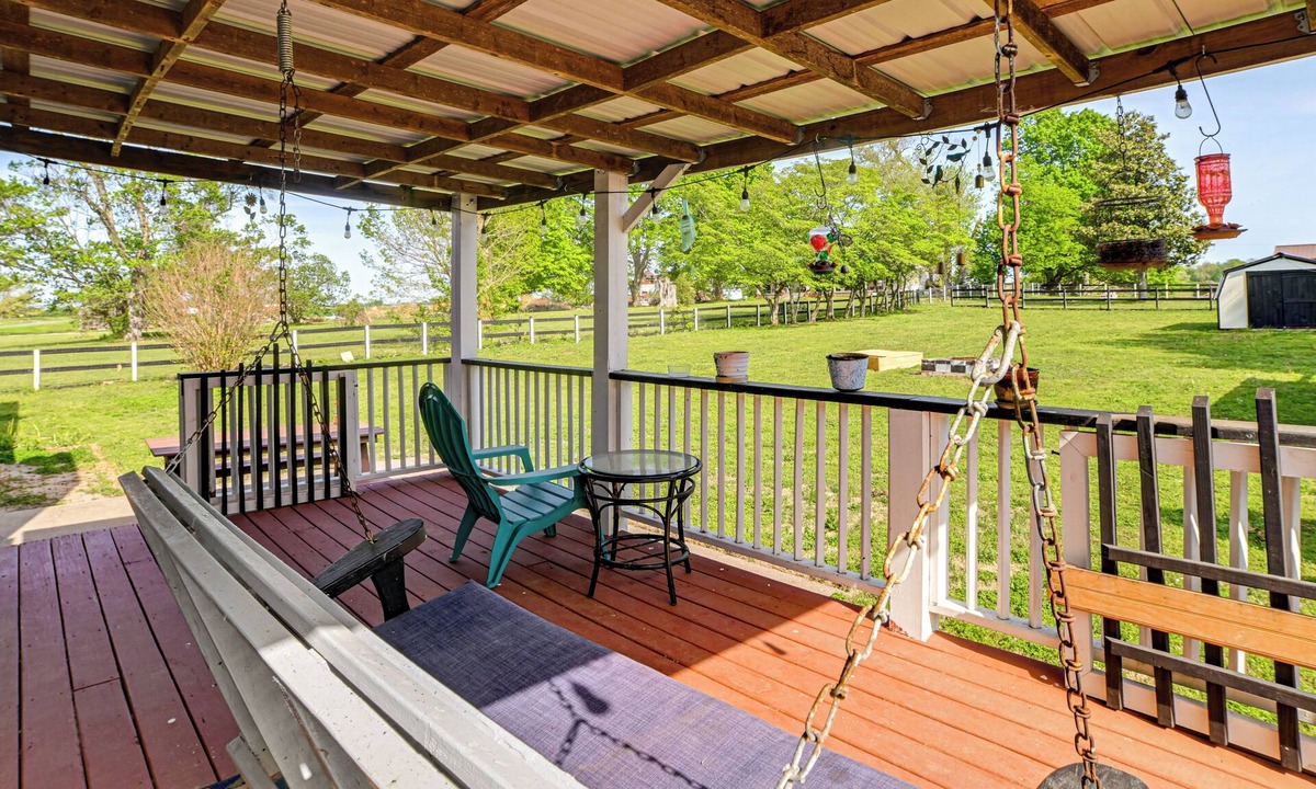 Oak Grove House | 'Hillbilly Paradise' Near Casino & Fort Campbell