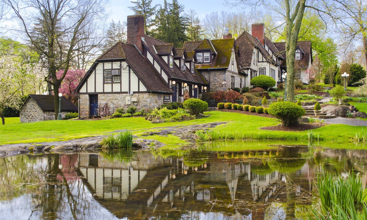 Rippon Bed & Breakfast | Hillbrook Inn
