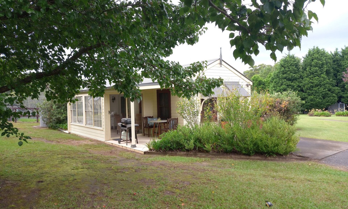 Broughton Vale Cottage | Hillcrest Cottage @ Berry