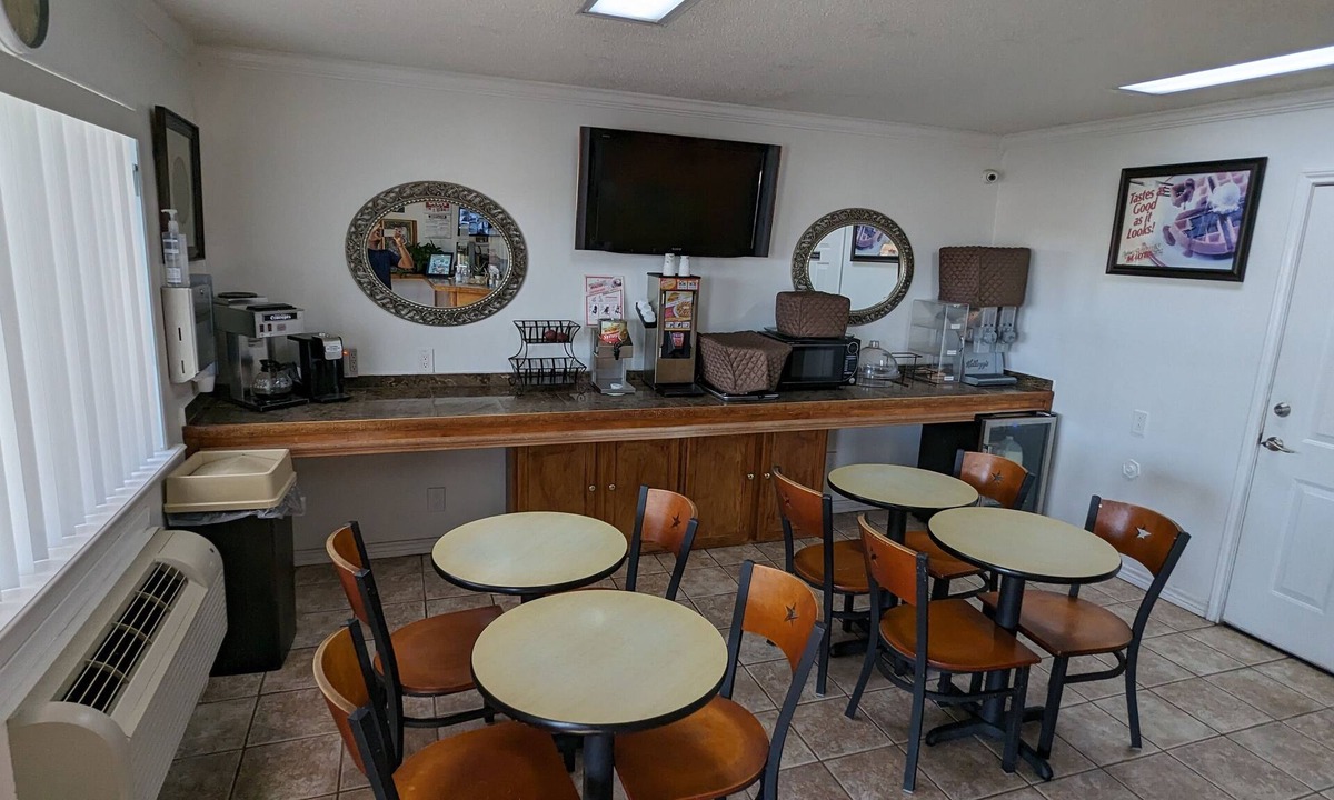 Ozona Hotel | Hillcrest Inn & Suites