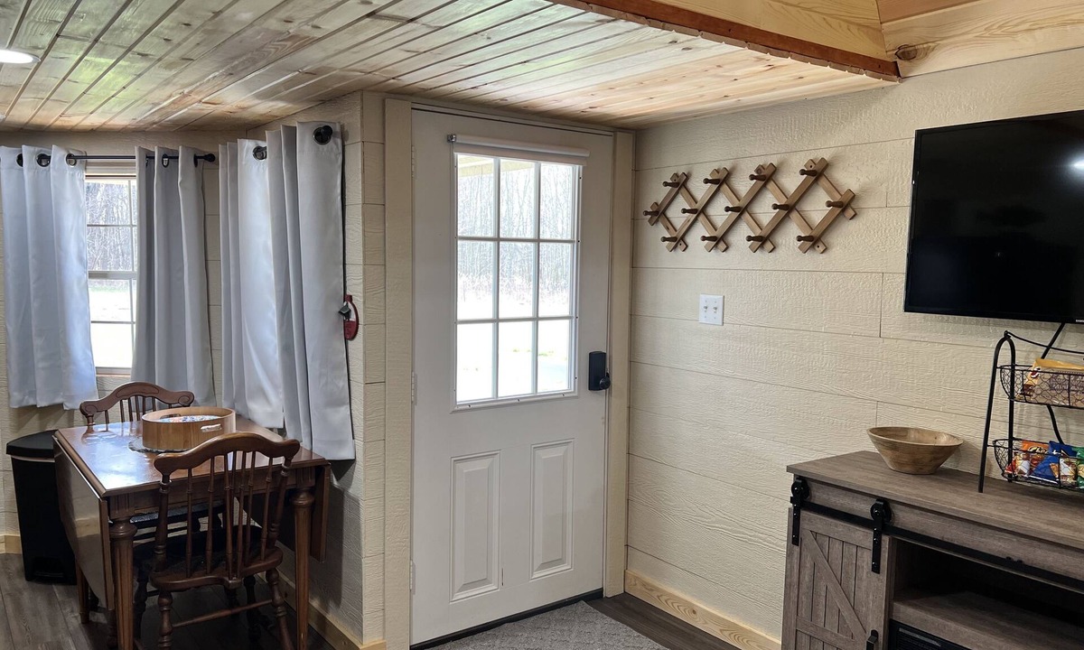 Jasonville Cabin | Hillenbrand Hideaway- perfectly located!