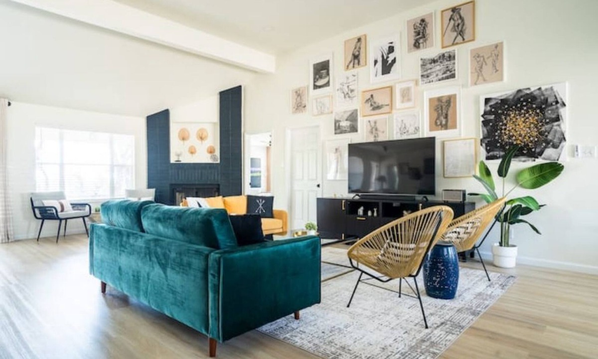 Highland Lake Estates House | Hillside Artsy Retreat Game Room King Beds