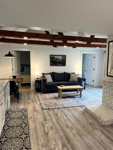 South China House | Hillside Cabin