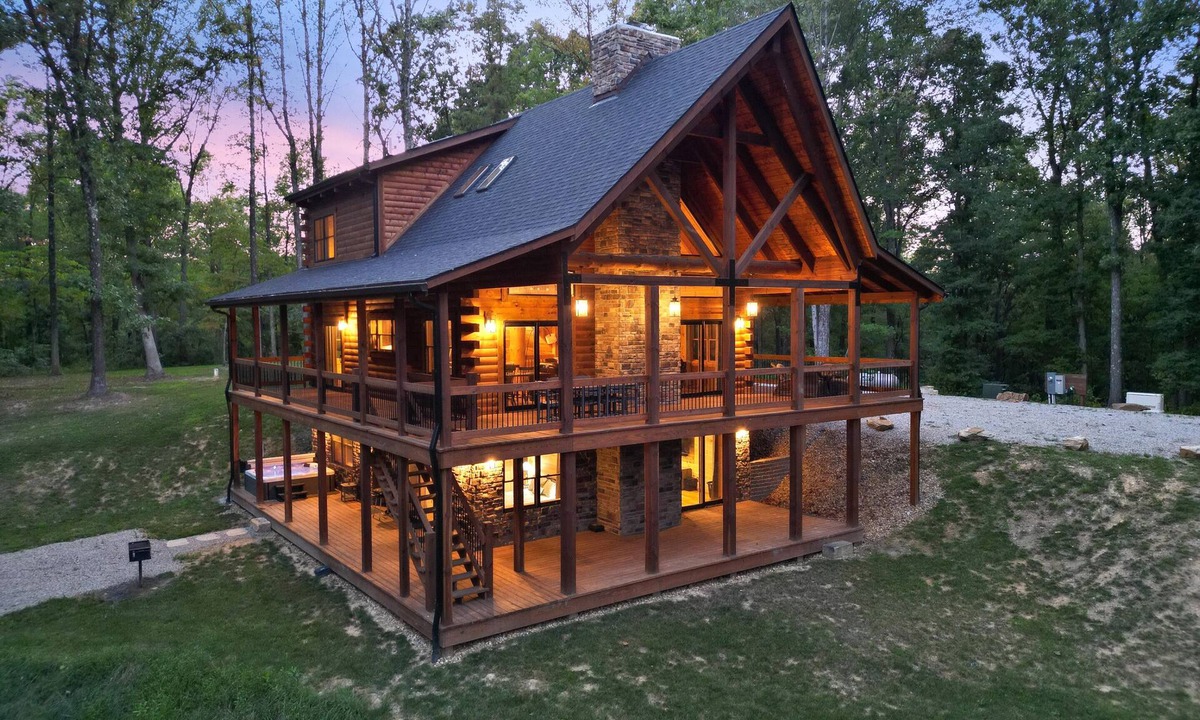 Logan Cabin | Hillside Hideaway | Hocking Hills, EV Charger