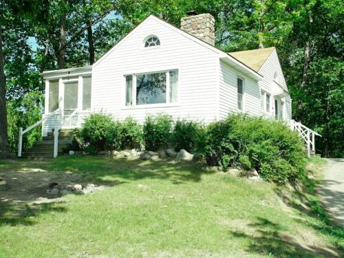 Howell House | Hillside Historic Cottage