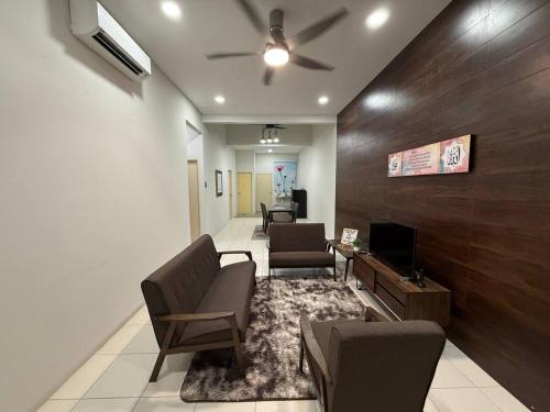 Pulau Sebang House | Hillside Homestay by UmmiSya