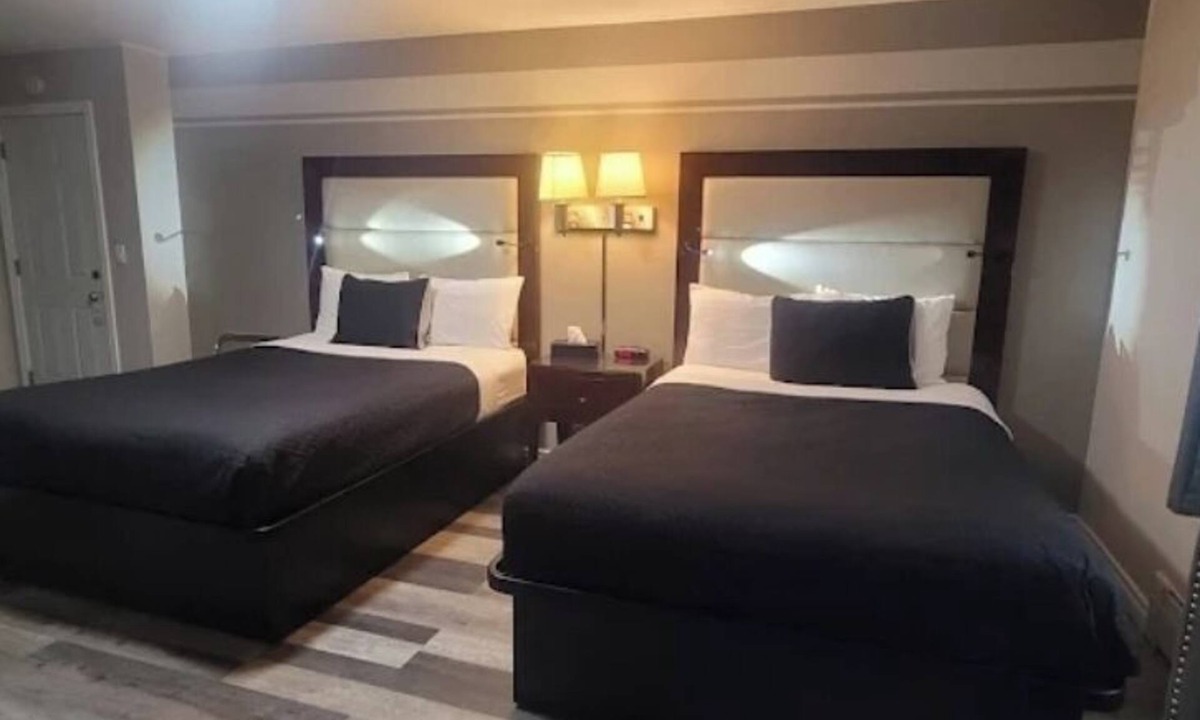 Pembroke Hotel | Hillside Inn Pembroke