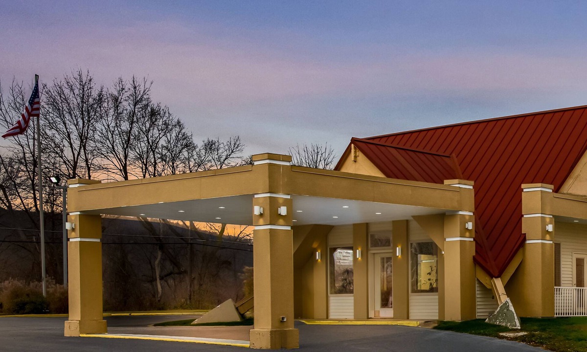 Binghamton Hotel | Hillside Inn & suites