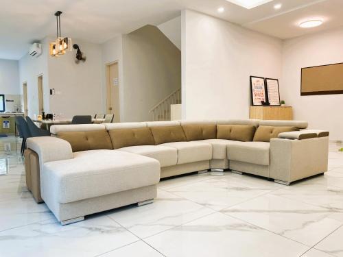 Kampung Bukit Merbah House | Hillside Loft 4Bed5Bath1King5Queen1SofaBed 16pax