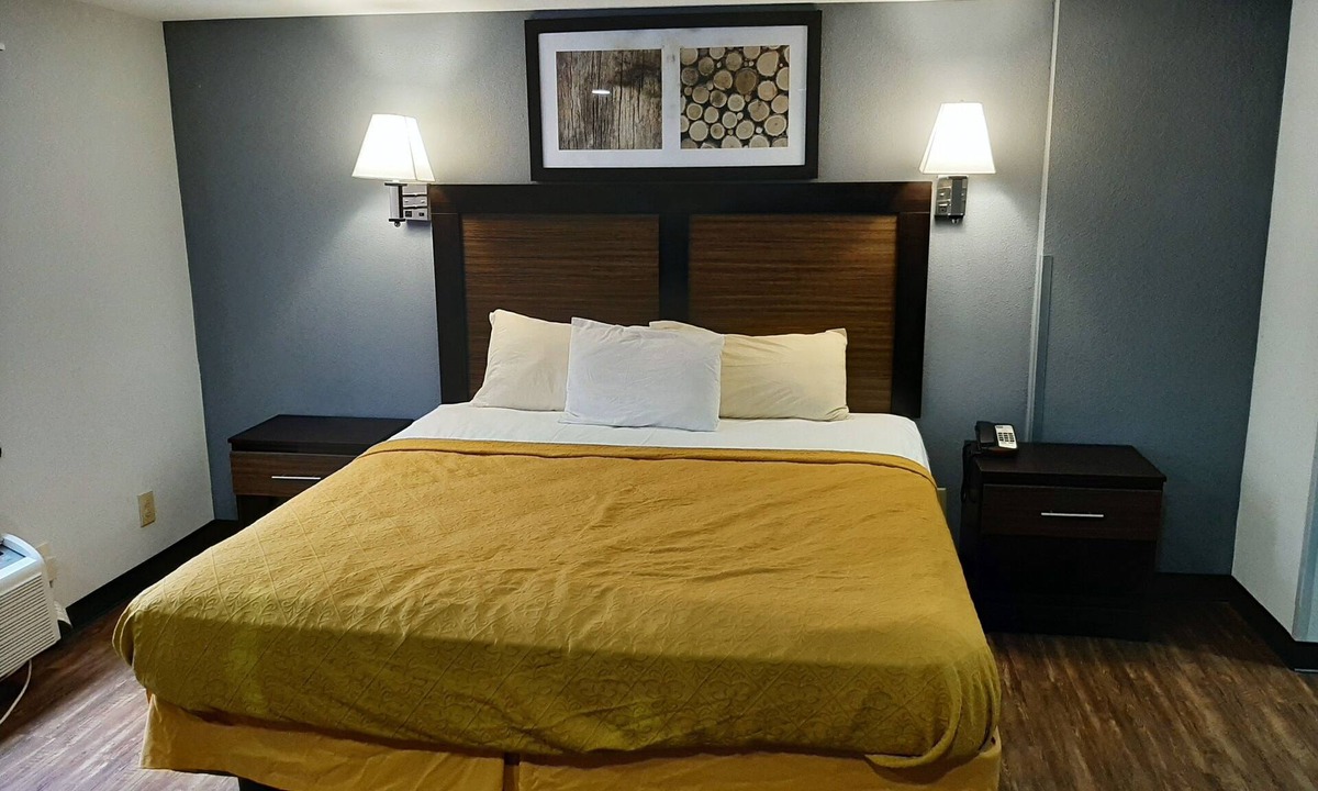 Glen Mills Hotel | Hillside Motel