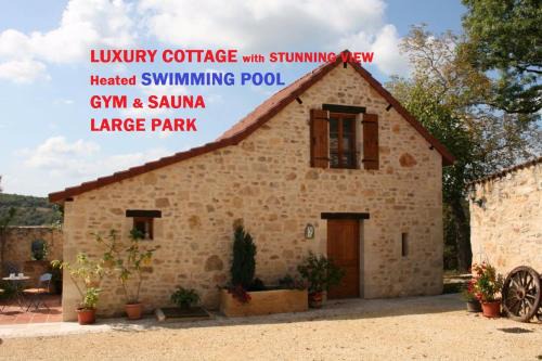 Le Lardin-Saint-Lazare House | Hillside Park Dordogne
