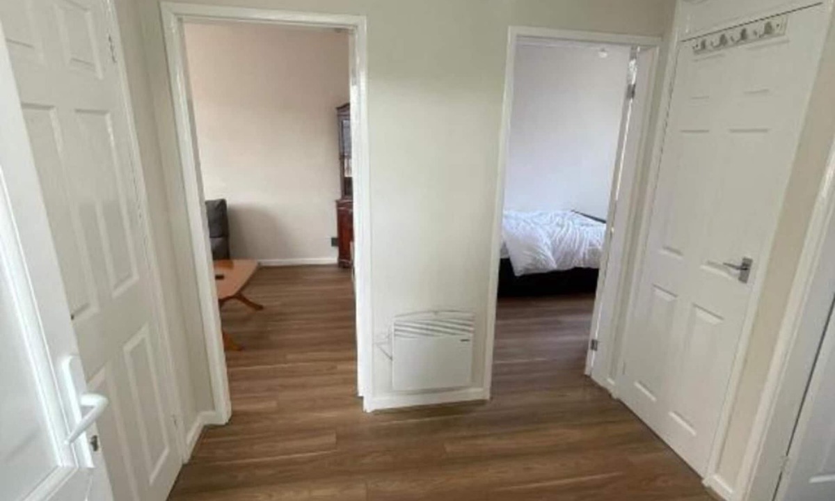 Wolverhampton Apartment | Hillside Retreat in Wolverhampton