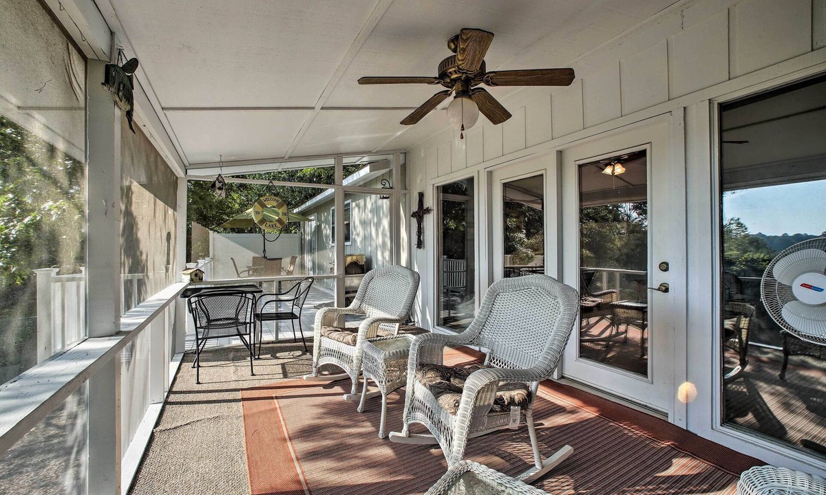Rogers Cottage | Hillside Rogers Cottage w/ Beaver Lake Views!