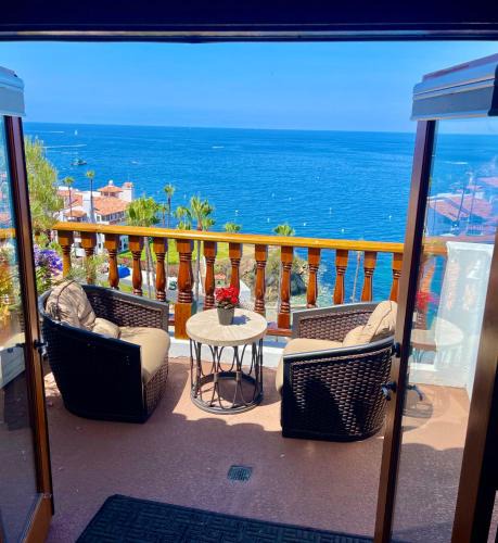 Avalon Villa | Hillside villa w ocean views, pool & balcony