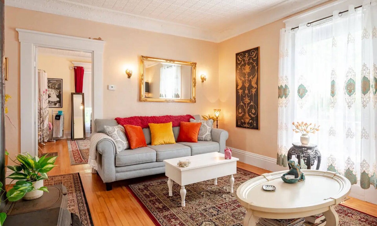 Waldoboro Apartment | Hilltop 5BR Retreat with Decks & BBQ