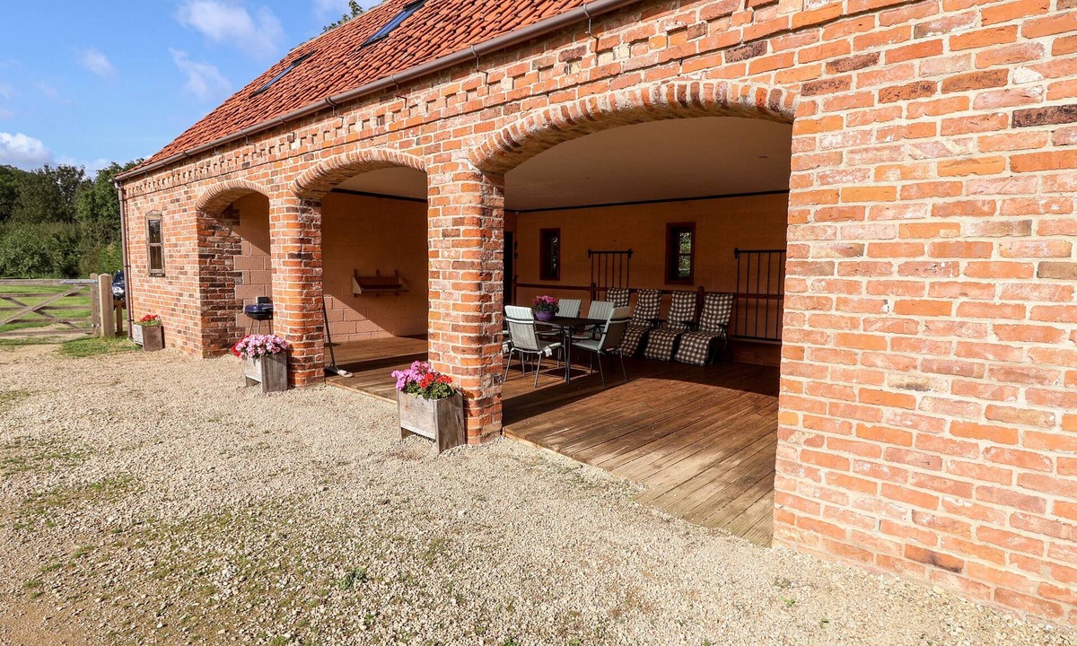 Leadenham Cottage | Hilltop Barn