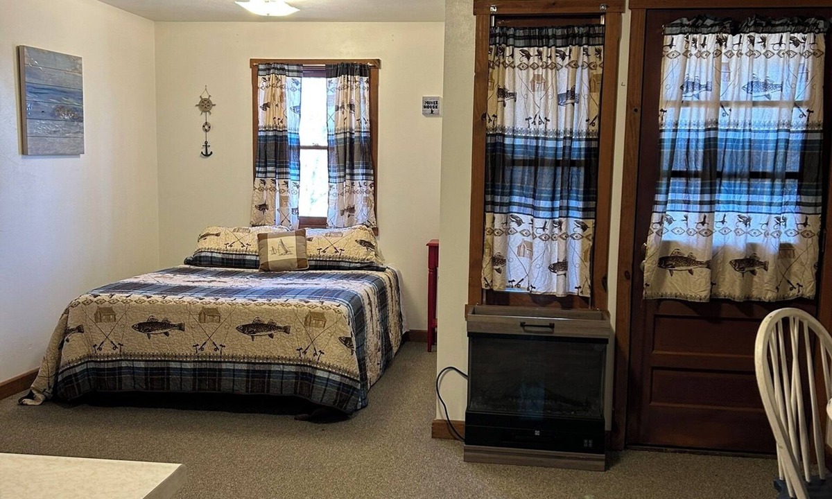 Steelville Cabin | Hilltop Cabin C on Meramec River