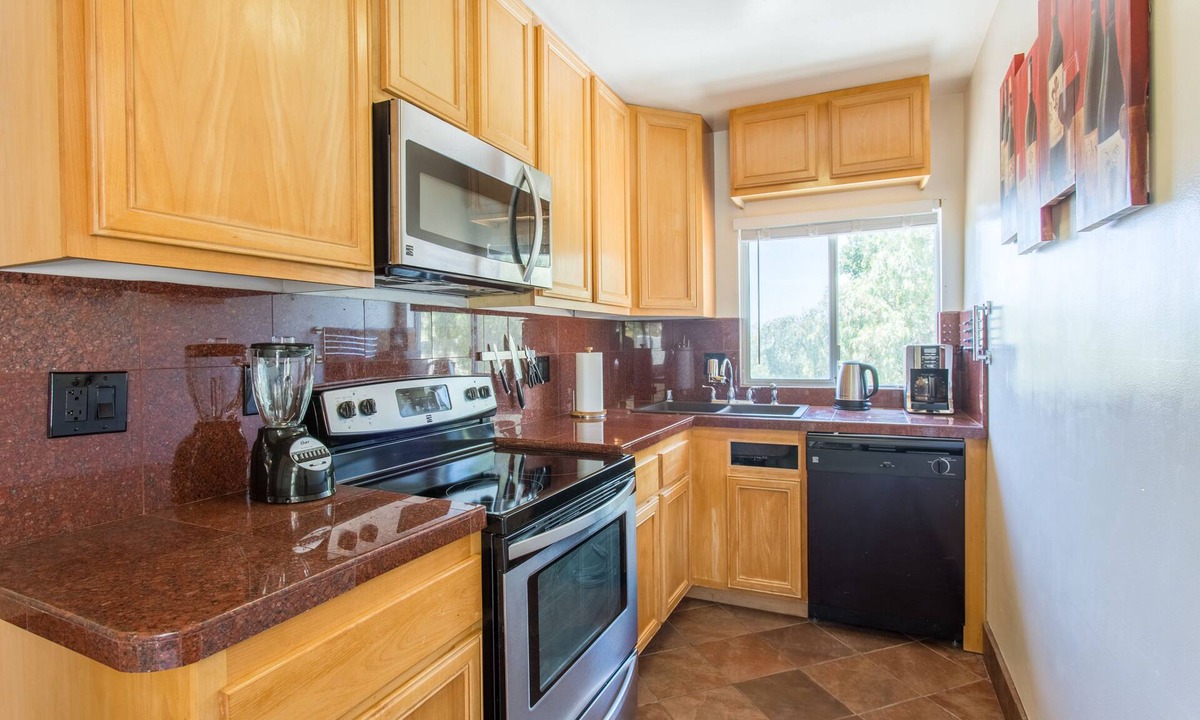 El Cajon Condo | Hilltop Condo with Panoramic View (TDY)