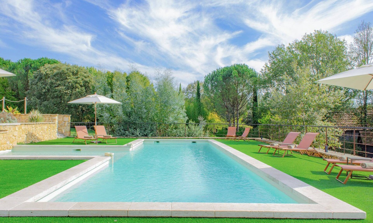 Castelnaud-la-Chapelle Ski Chalet | Hilltop Gîte with Heated Saltwater Pool & Stunning Valley Views”