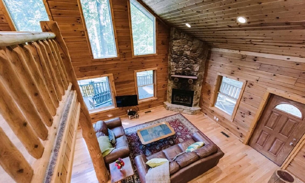 Gnaw Bone Cabin | Hilltop Hideaway | Hot Tub, Views & Wraparound Porch 3BR, 2.5BA