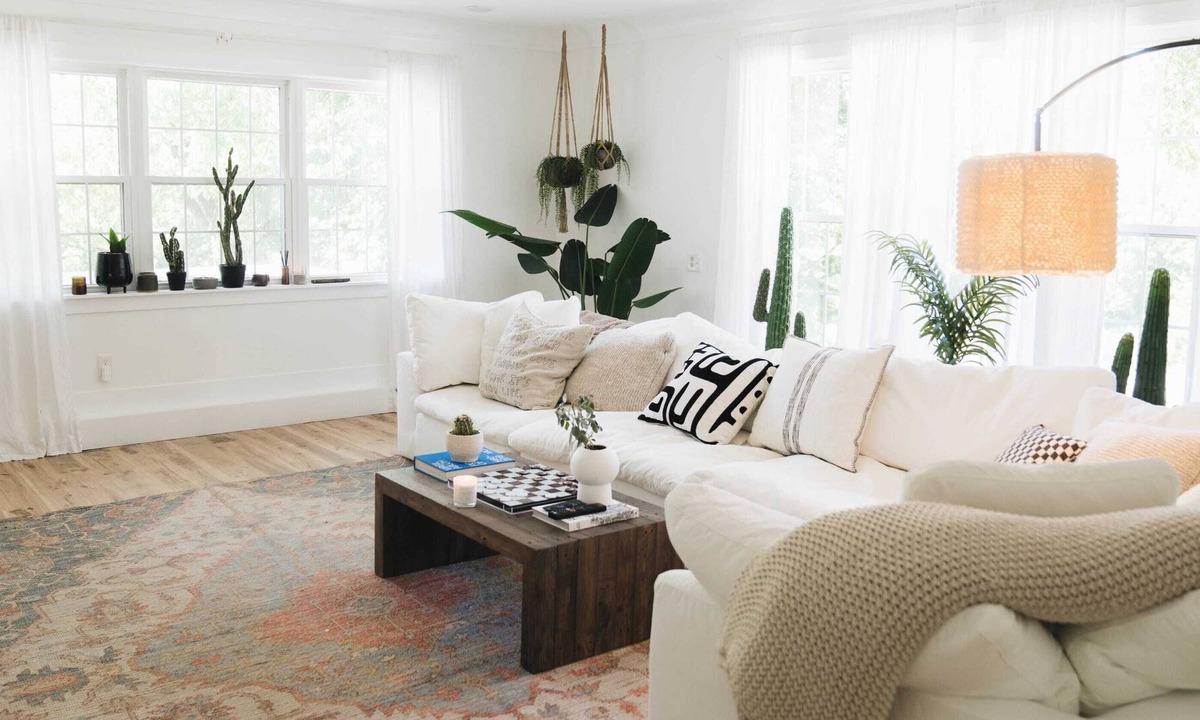 Santa Fe House | Hilltop Hideaway: Summer Farmhouse & Hot Tub Haven