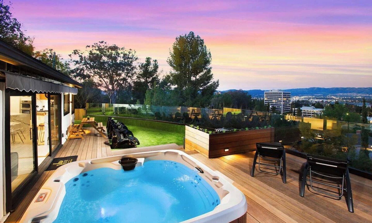 Woodland Hills Villa | Hilltop Home villa valley view