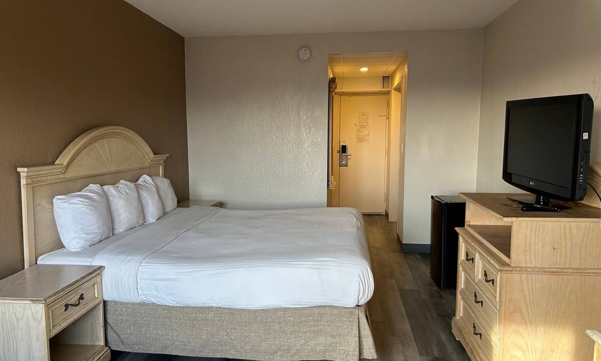 Northwest Yonkers Hotel | Hilltop Inn & Suites