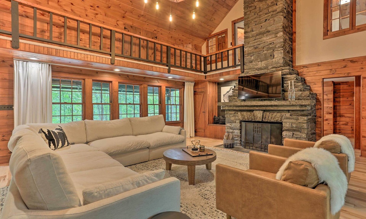 Lackawaxen Cabin | Hilltop Lackawaxen Gem w/River View & Fire Pit