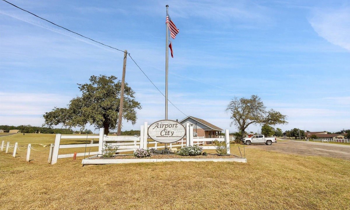 Hilltop Lakes Resort | Hilltop Lake Magnolia 2