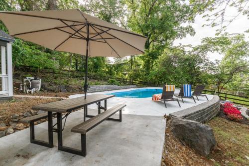 Gwynn Oak Villa | Hilltop retreat - Large pool