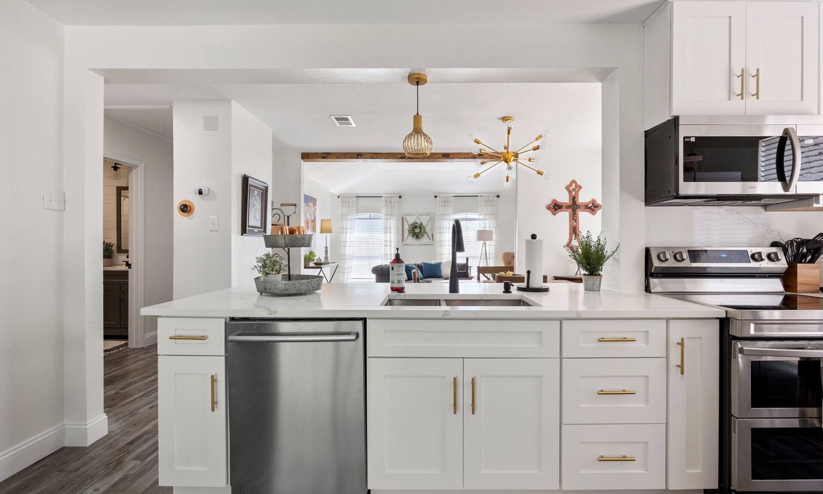 Grapevine House | Hilltop Texan- Texas Farmhouse Cottage in the heart of DFW
