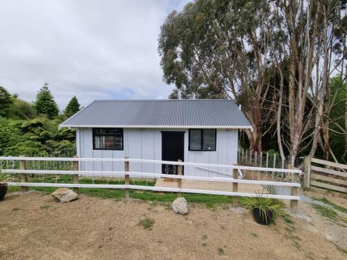 Paraparaumu House | Hilltop View Nikau Valley